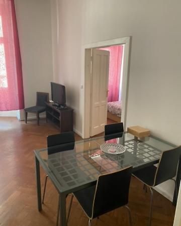 Large 3 Bedroom Family Apartment Close To The River براغ المظهر الخارجي الصورة