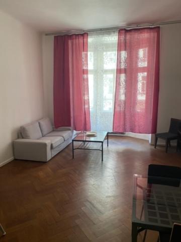 Large 3 Bedroom Family Apartment Close To The River براغ المظهر الخارجي الصورة